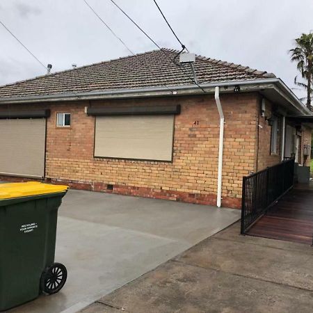 Melbourne Short Stay- Burwood Deakin Uni墨尔本民宿-迪肯大学burwood Ngoại thất bức ảnh